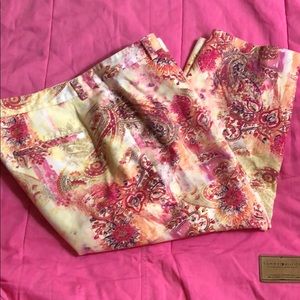 Chicos size 2.5 cropped pants